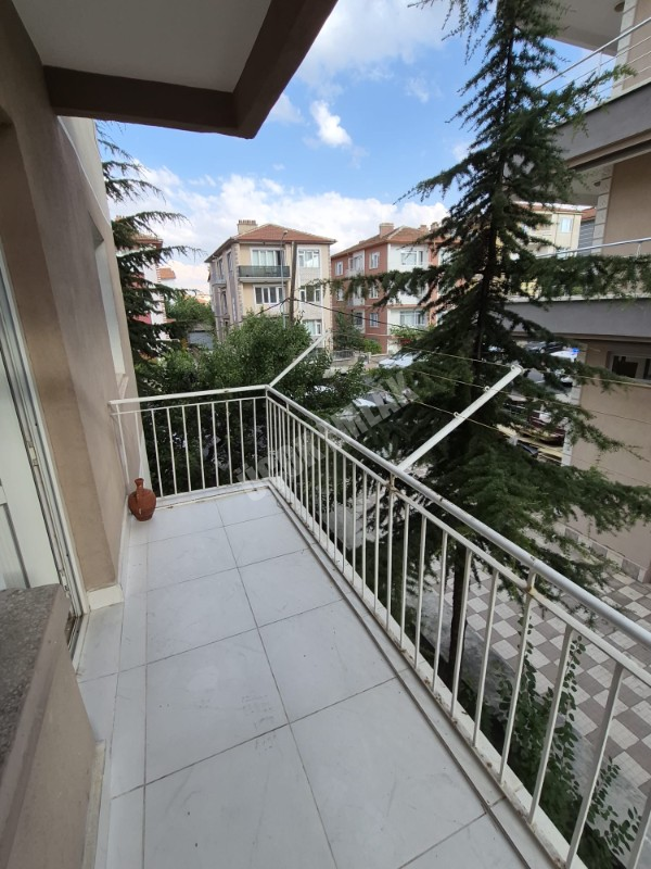 AFYON ÜÇOK EMLAKTAN HARBİŞ KOCATEPE MAH 2+1 80M² TEMİZ BAKIMLI KİRALIK DAİRE