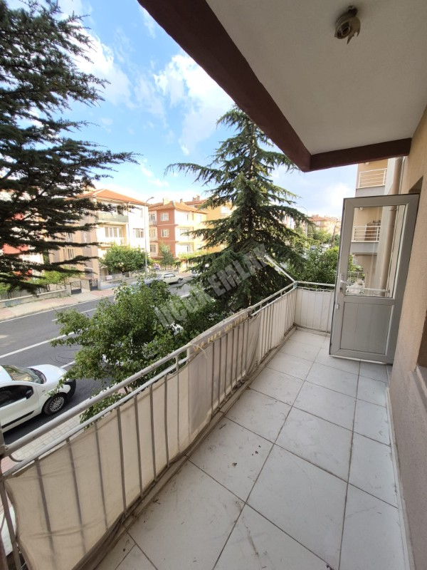 AFYON ÜÇOK EMLAKTAN HARBİŞ KOCATEPE MAH 2+1 80M² TEMİZ BAKIMLI KİRALIK DAİRE