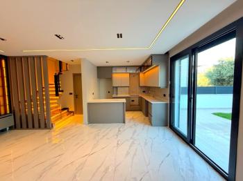 Didim'de Satılık Bitişik Nizamlı Ön Cephe Villa
