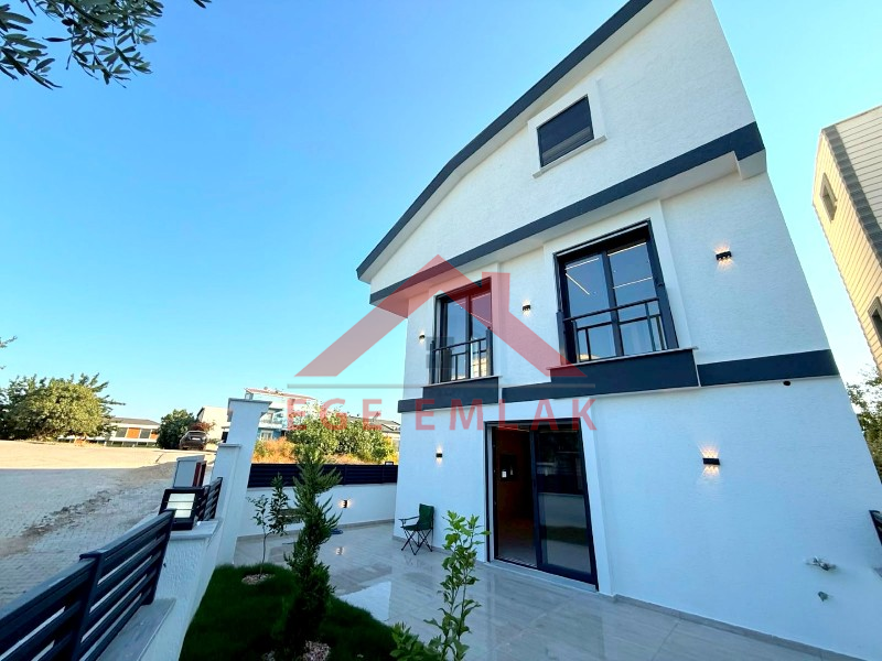 Didim'de Satılık Bitişik Nizamlı Ön Cephe Villa