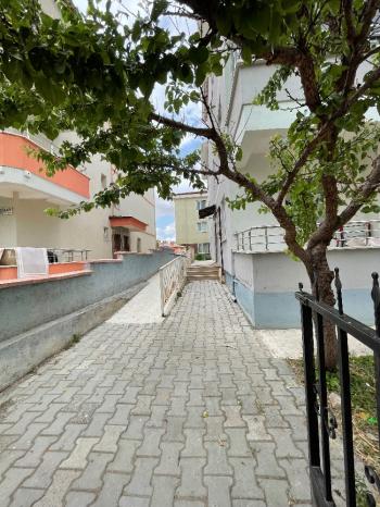 Güvenay - Çorum Gülabibey Göğüs Hastalıkları Hastahanesi Civarı Satılık 2+1 