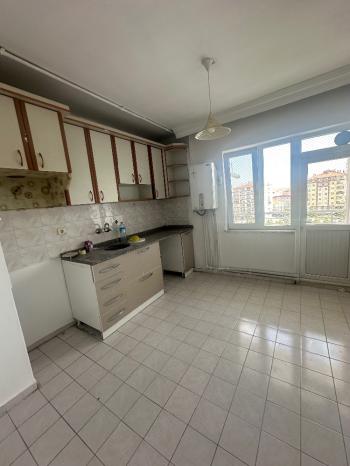 GÜVENAY - ÇORUM ULUKAVAK MAH. İLİM YAYMA CİVARI  3+1 KİRALIK DAİRE 