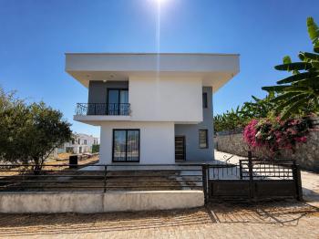Yeşiltepede Satılık Modern Tasarımlı 3+1 Villa