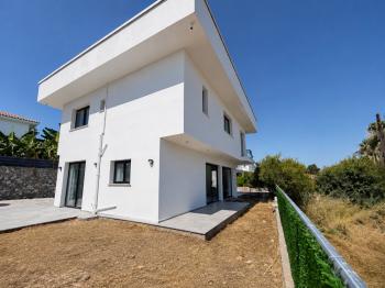 Yeşiltepede Satılık Modern Tasarımlı 3+1 Villa