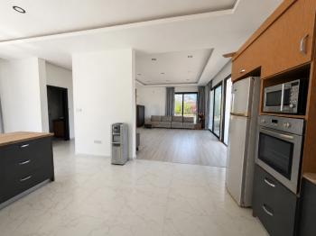 Yeşiltepede Satılık Modern Tasarımlı 3+1 Villa
