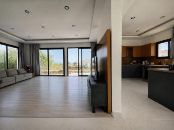 Yeşiltepede Satılık Modern Tasarımlı 3+1 Villa