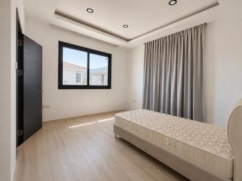 Yeşiltepede Satılık Modern Tasarımlı 3+1 Villa