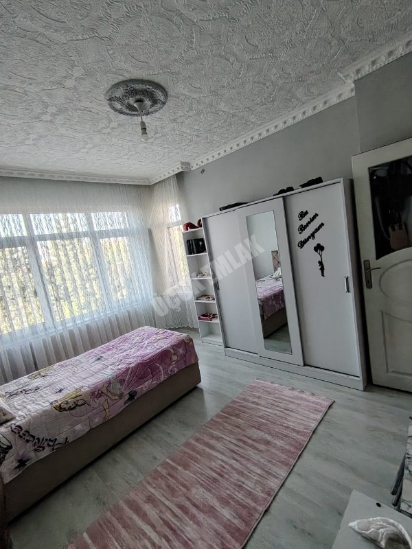 * AFYON ÜÇOK EMLAKTAN HARBİŞ KOCATEPE MAH 3+1 100M² TEMİZ BAKIMLI SATILIK DAİRE *