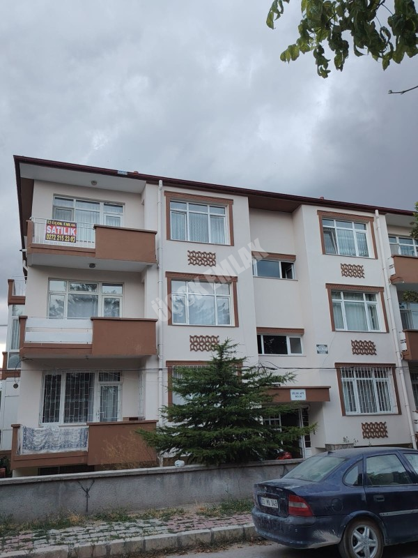 * AFYON ÜÇOK EMLAKTAN HARBİŞ KOCATEPE MAH 3+1 100M² TEMİZ BAKIMLI SATILIK DAİRE *