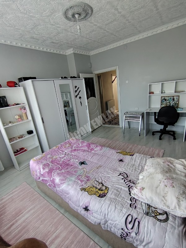 * AFYON ÜÇOK EMLAKTAN HARBİŞ KOCATEPE MAH 3+1 100M² TEMİZ BAKIMLI SATILIK DAİRE *