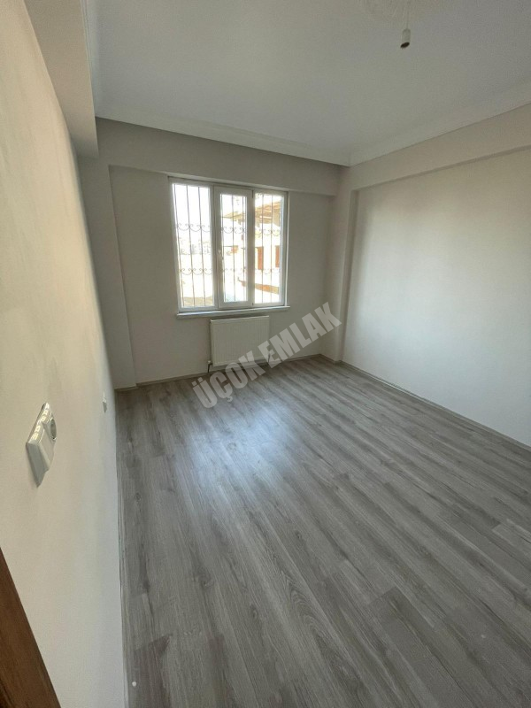 ✭ AFYON ÜÇOK EMLAKTAN MAREŞAL FEVZİ ÇAKMAK MAH 3+1 115M² TEMİZ BAKIMLI SATILIK DAİRE ✭