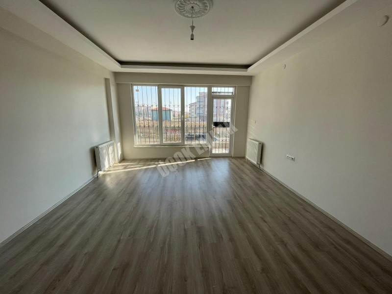 ✭ AFYON ÜÇOK EMLAKTAN MAREŞAL FEVZİ ÇAKMAK MAH 3+1 115M² TEMİZ BAKIMLI SATILIK DAİRE ✭