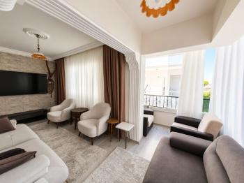 Didim Çamlık Moonlight Complex'de Havuzlu, Eşyalı 3+1 Satılık Daire