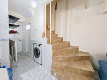 Didim Çamlık Aytepe’de Denize Yakın Eşyalı 3+1 Tripleks Yazlık