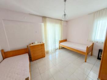 Didim Çamlık Aytepe’de Denize Yakın Eşyalı 3+1 Tripleks Yazlık