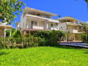 Didim Çamlık Aytepe’de Denize Yakın Eşyalı 3+1 Tripleks Yazlık