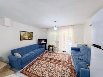 Didim Çamlık Aytepe’de Denize Yakın Eşyalı 3+1 Tripleks Yazlık