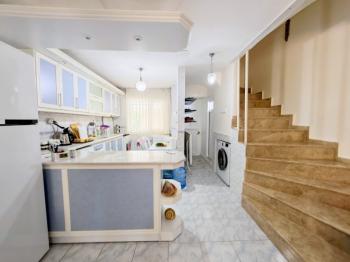 Didim Çamlık Aytepe’de Denize Yakın Eşyalı 3+1 Tripleks Yazlık