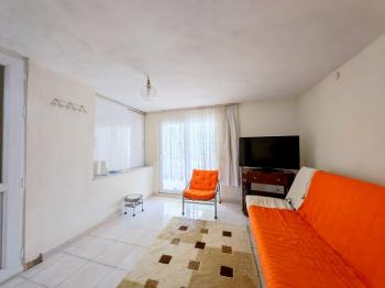 Didim Çamlık Aytepe’de Denize Yakın Eşyalı 3+1 Tripleks Yazlık