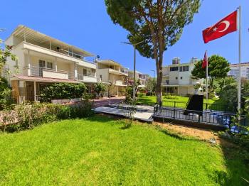 Didim Çamlık Aytepe’de Denize Yakın Eşyalı 3+1 Tripleks Yazlık