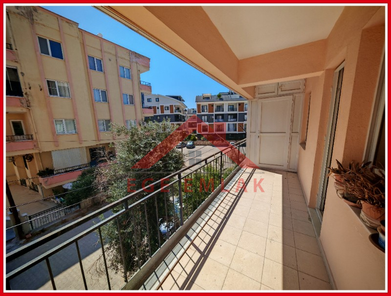 Didim Yeni Mahalle'de Merkezi Konumda Satılık 2+1 Ara Kat Daire