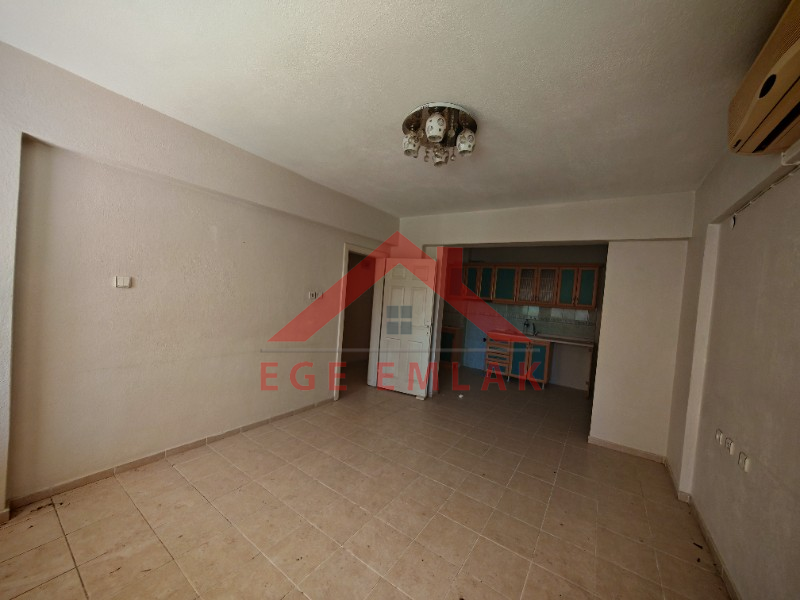 Didim Yeni Mahalle'de Merkezi Konumda Satılık 2+1 Ara Kat Daire