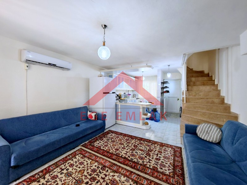 Didim Çamlık Aytepe’de Denize Yakın Eşyalı 3+1 Tripleks Yazlık