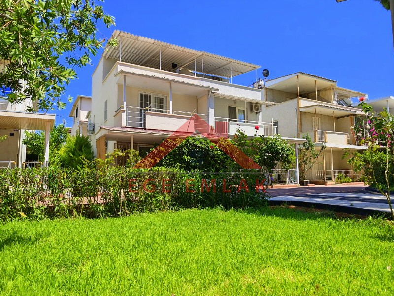 Didim Çamlık Aytepe’de Denize Yakın Eşyalı 3+1 Tripleks Yazlık