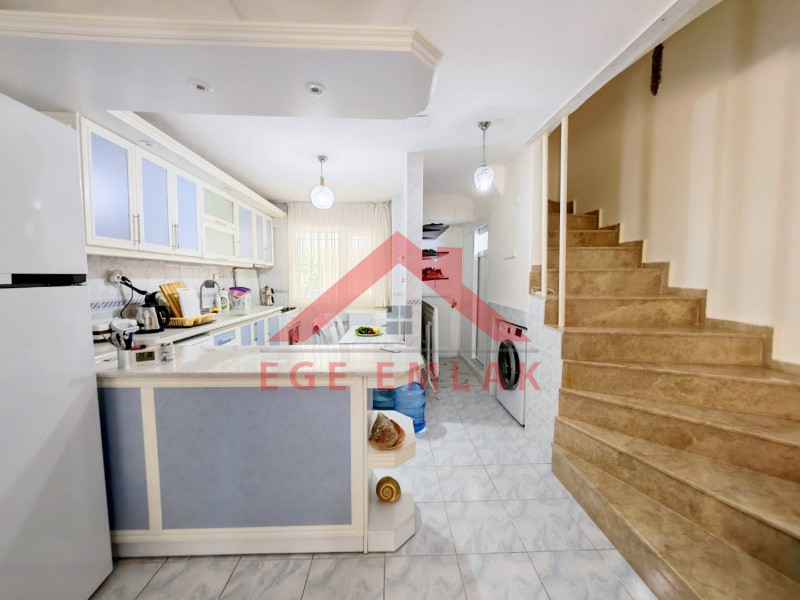 Didim Çamlık Aytepe’de Denize Yakın Eşyalı 3+1 Tripleks Yazlık