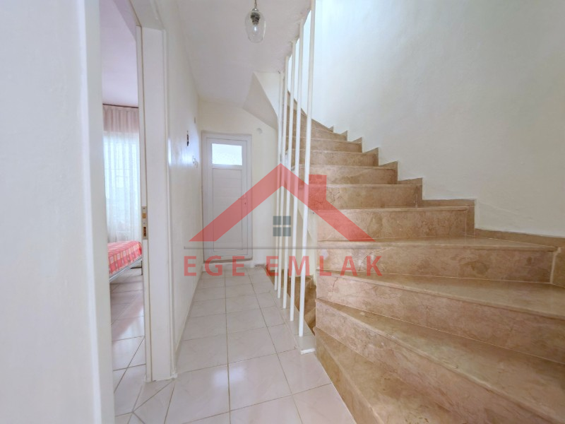 Didim Çamlık Aytepe’de Denize Yakın Eşyalı 3+1 Tripleks Yazlık