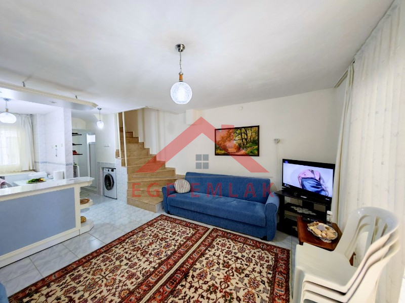 Didim Çamlık Aytepe’de Denize Yakın Eşyalı 3+1 Tripleks Yazlık