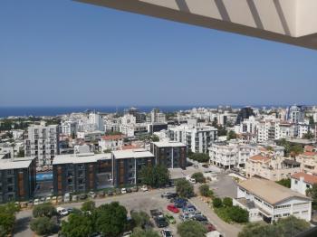 KKTC GİRNE MERKEZDE DENİZ VE DAĞ MANZARALI SATILIK 3+1 PENTHOUSE DAİRE