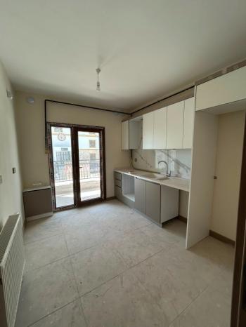* AFYON ÜÇOK EMLAKTAN TOKİ KANLICA GÖKÇE TOKİLERDE MAH 2+1 80M² SIFIR ASANSÖRLÜ KİRALIK DAİRE * 