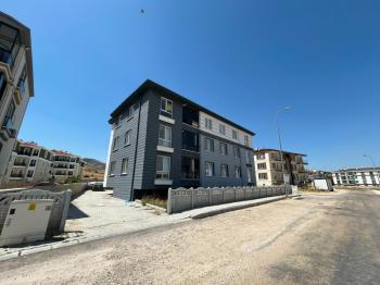 AFYON ÜÇOK EMLAKTAN KANLICA MAH +1 110M² SIFIR AYARINDA KİRALIK  DAİRE 