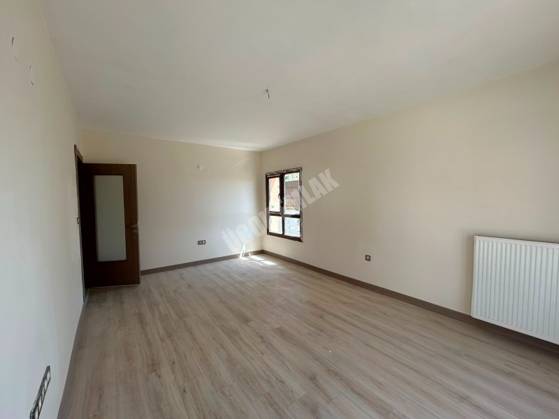 * AFYON ÜÇOK EMLAKTAN TOKİ KANLICA GÖKÇE TOKİLERDE MAH 2+1 80M² SIFIR ASANSÖRLÜ KİRALIK DAİRE * 