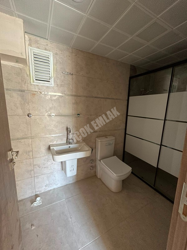 * AFYON ÜÇOK EMLAKTAN TOKİ KANLICA GÖKÇE TOKİLERDE MAH 2+1 80M² SIFIR ASANSÖRLÜ KİRALIK DAİRE * 