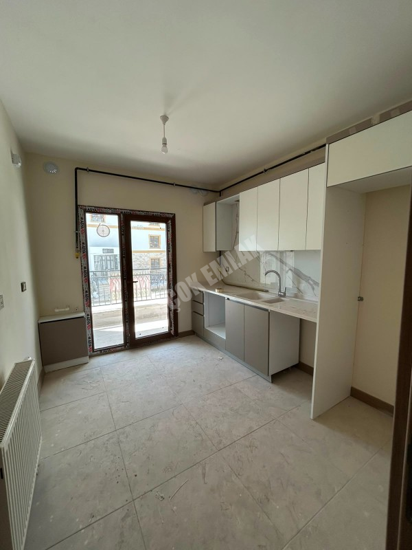* AFYON ÜÇOK EMLAKTAN TOKİ KANLICA GÖKÇE TOKİLERDE MAH 2+1 80M² SIFIR ASANSÖRLÜ KİRALIK DAİRE * 