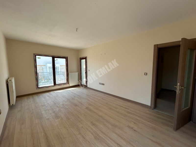 * AFYON ÜÇOK EMLAKTAN TOKİ KANLICA GÖKÇE TOKİLERDE MAH 2+1 80M² SIFIR ASANSÖRLÜ KİRALIK DAİRE * 