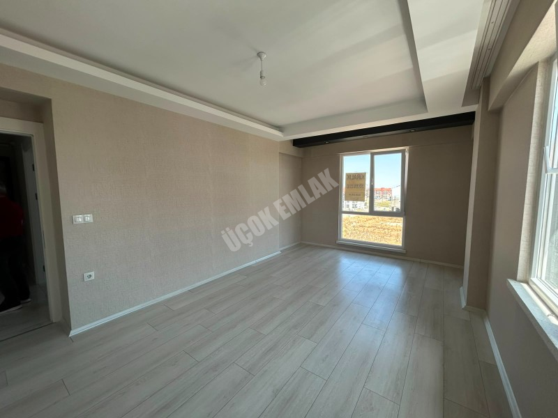 AFYON ÜÇOK EMLAKTAN KANLICA MAH +1 110M² SIFIR AYARINDA KİRALIK  DAİRE 