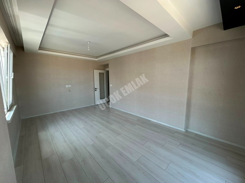 AFYON ÜÇOK EMLAKTAN KANLICA MAH +1 110M² SIFIR AYARINDA KİRALIK  DAİRE 
