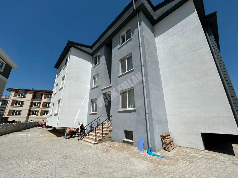 AFYON ÜÇOK EMLAKTAN KANLICA MAH +1 110M² SIFIR AYARINDA KİRALIK  DAİRE 