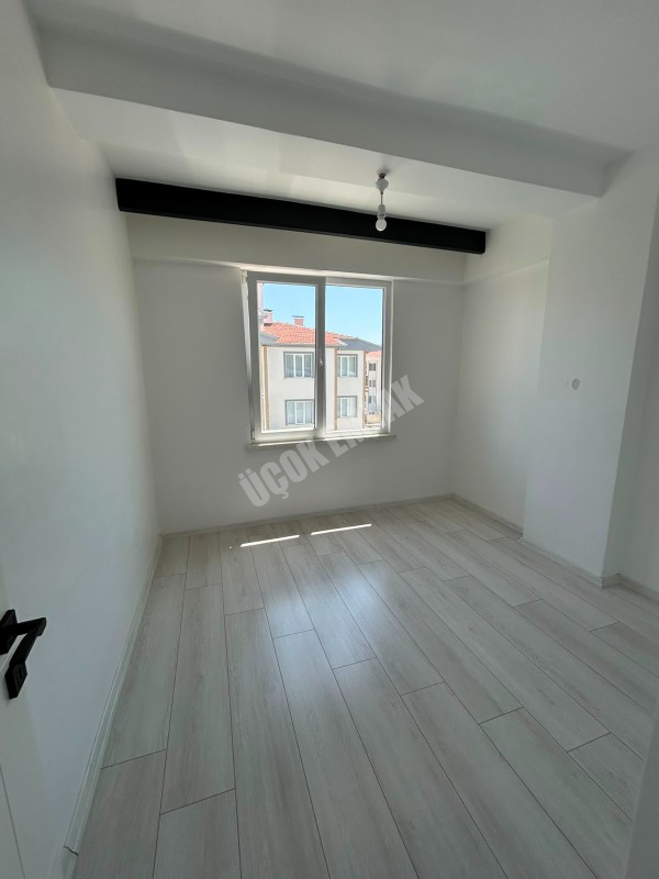 AFYON ÜÇOK EMLAKTAN KANLICA MAH +1 110M² SIFIR AYARINDA KİRALIK  DAİRE 
