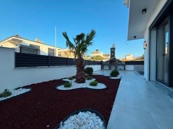 Didim'de Satılık 3+1 Havuzlu Teraslı Otoparklı Villa