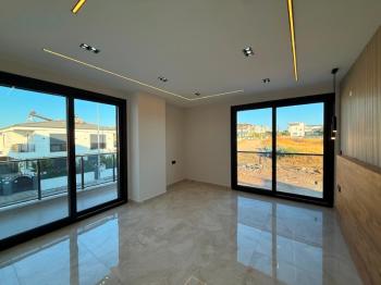 Didim'de Satılık 3+1 Havuzlu Teraslı Otoparklı Villa