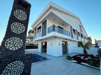 Didim'de Satılık 3+1 Havuzlu Teraslı Otoparklı Villa