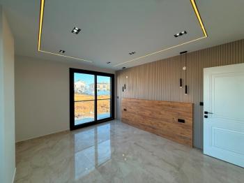 Didim'de Satılık 3+1 Havuzlu Teraslı Otoparklı Villa