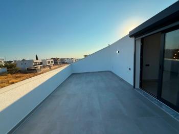 Didim'de Satılık 3+1 Havuzlu Teraslı Otoparklı Villa