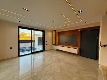 Didim'de Satılık 3+1 Havuzlu Teraslı Otoparklı Villa