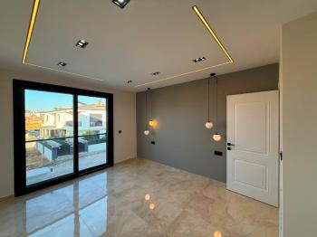 Didim'de Satılık 3+1 Havuzlu Teraslı Otoparklı Villa