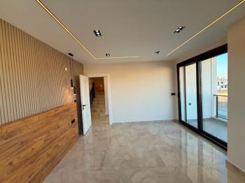 Didim'de Satılık 3+1 Havuzlu Teraslı Otoparklı Villa